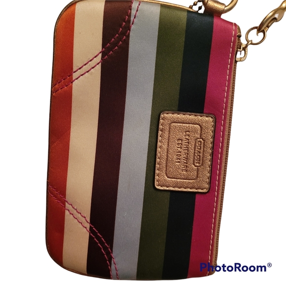 Coach Hampton Legacy Multicolor Wristlet authentic - Picture 3 of 7
